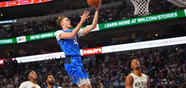 弗拉格不(bù)当控卫秀超残暴扣篮，新科状元直接灌爆对手倒地