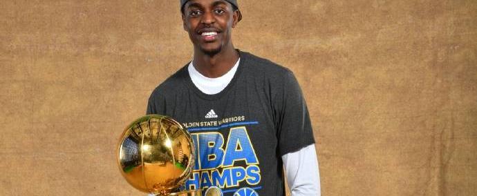 15年效力勇士隨(suí)队奪(duó)得NBA总冠军！廣(guǎng)州龙獅(shī)签约前NBA球员霍乐迪