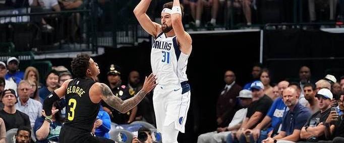 克莱·汤普森：曾是勇(yǒng)士王朝功臣(chén)，如今(jīn)迷失自(zì)我