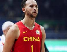 中国男篮历史首位归化球员，NBA官網(wǎng)显示李凯尔国籍(jí)已(yǐ)改爲(wèi)美国籍(jí)