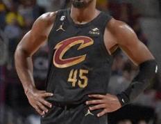 13顺位逆袭！多诺萬(wàn)·米切尔成顶级分衛(wèi)，与布克哈登比肩缺荣誉？