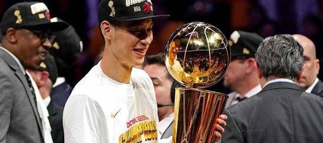 盘点：林(lín)书豪(háo)NBA生涯十大经典比赛