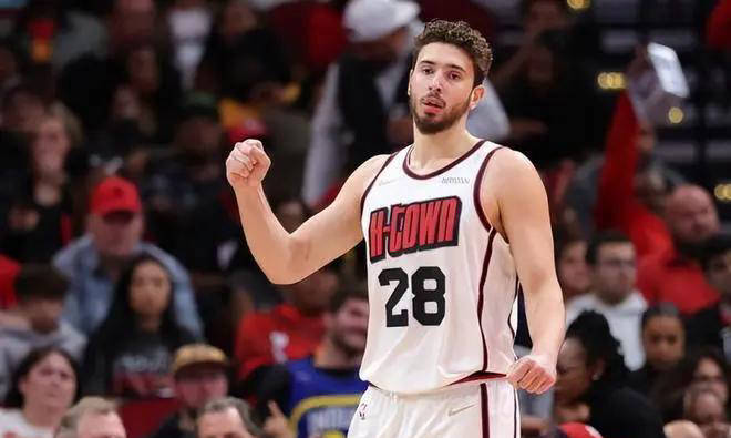 NBA新秀申京：适应挑战，不断成長(zhǎng)