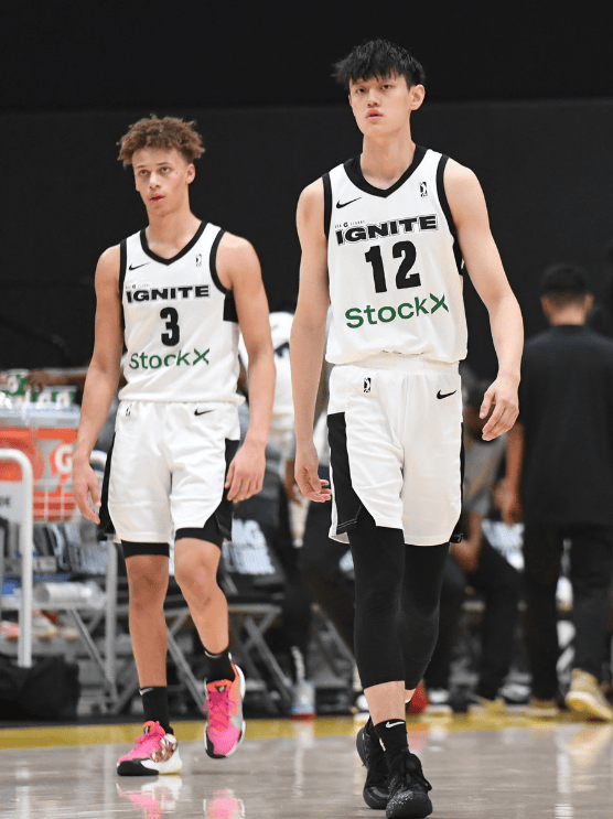 签他只为NBA中國(guó)賽(sài)？领先40分也不讓(ràng)上(shàng) 篮网耍了(le)曾凡(fán)博(bó)吗