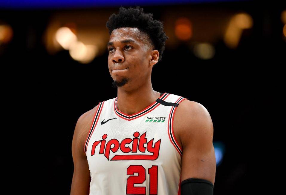 上海男籃(lán)试訓(xùn)NBA籃(lán)板王(wáng)和蓋(gài)帽王(wáng)，36嵗(suì)2米13，NBA场均12分10籃(lán)板