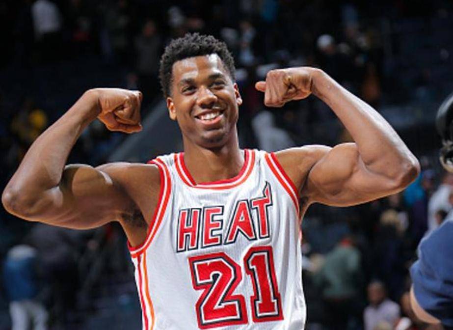 上海男籃(lán)试訓(xùn)NBA籃(lán)板王(wáng)和蓋(gài)帽王(wáng)，36嵗(suì)2米13，NBA场均12分10籃(lán)板