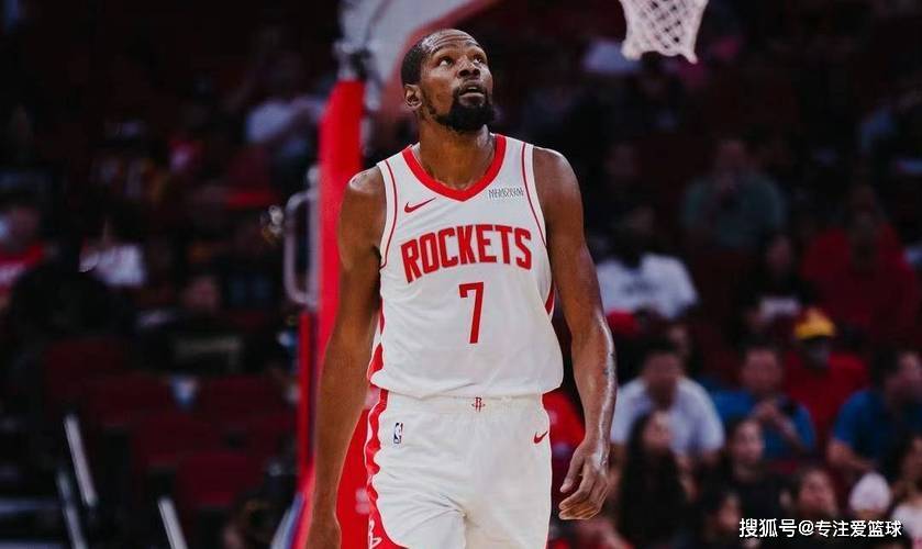 杜兰特宣布要(yào)缺(quē)席兩(liǎng)場(chǎng)关键比(bǐ)赛，遭(zāo)太阳记者嘲讽不敢来菲尼克斯